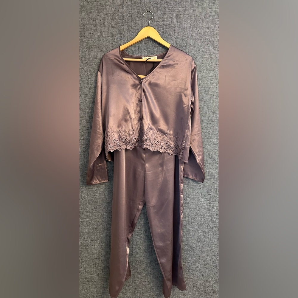 Vintage Victorias Secret Elegant “Satin”Pajama Set in Mauve Size Medium